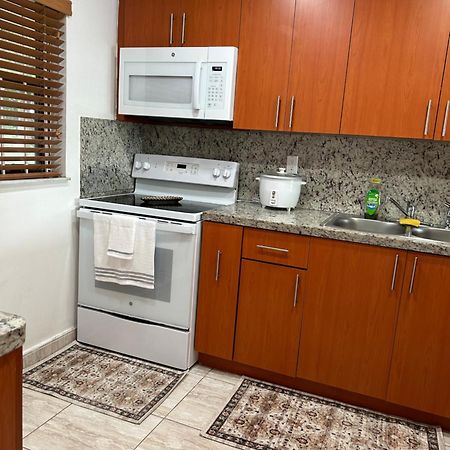 Beautiful Apartment With Very Elegant Colonial Decoration Tamiami Εξωτερικό φωτογραφία