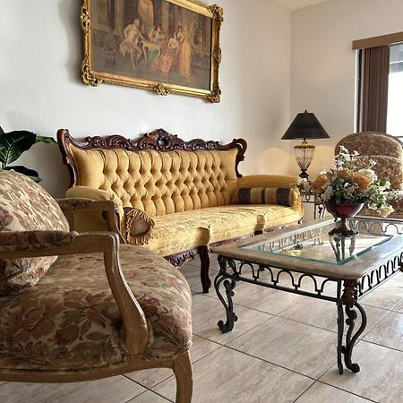 Beautiful Apartment With Very Elegant Colonial Decoration Tamiami Εξωτερικό φωτογραφία