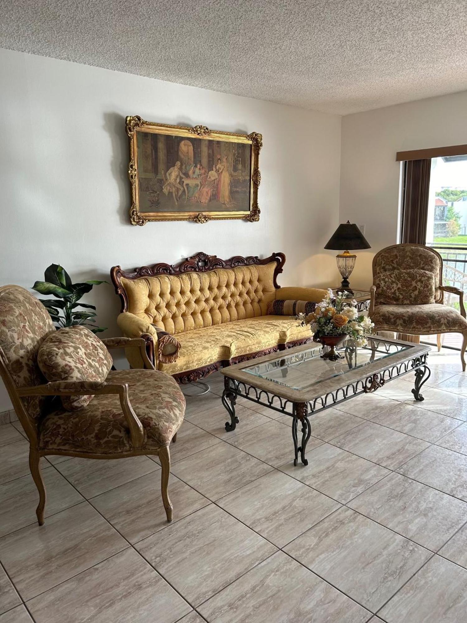 Beautiful Apartment With Very Elegant Colonial Decoration Tamiami Εξωτερικό φωτογραφία