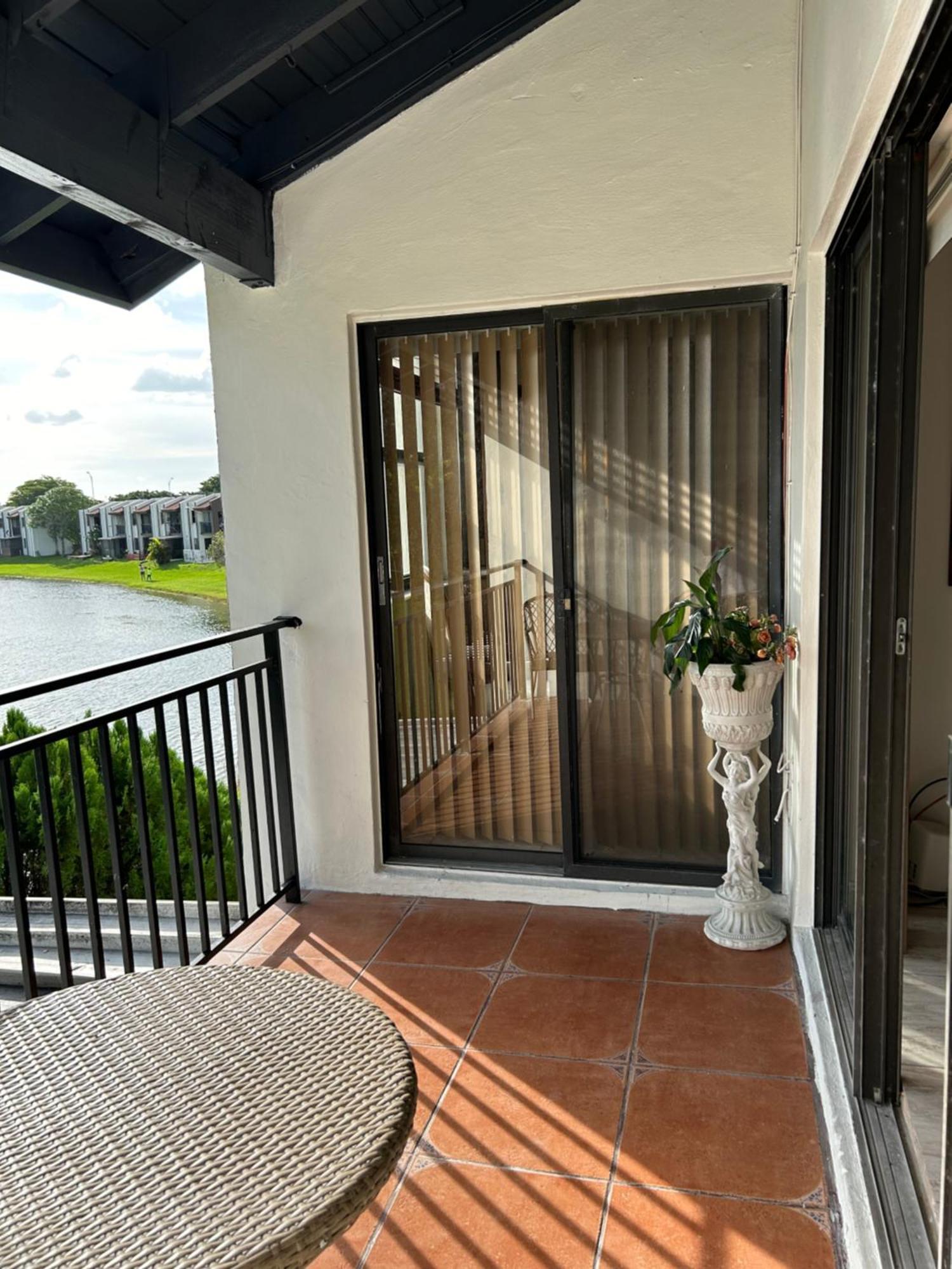 Beautiful Apartment With Very Elegant Colonial Decoration Tamiami Εξωτερικό φωτογραφία